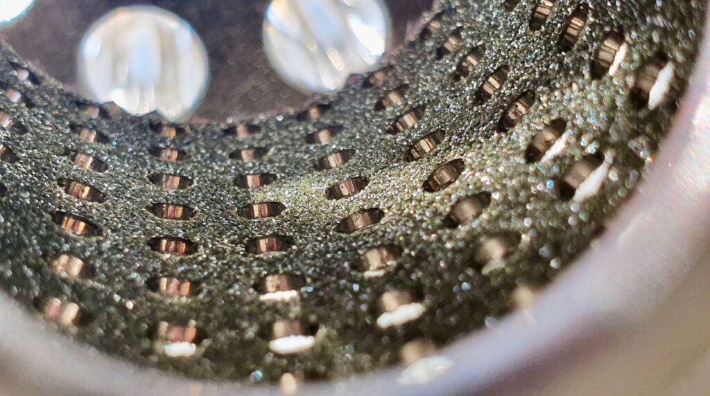 Français : vue intérieur du module Aleph avec son revêtement en diamant English: interior view of the Aleph module with its diamond coating